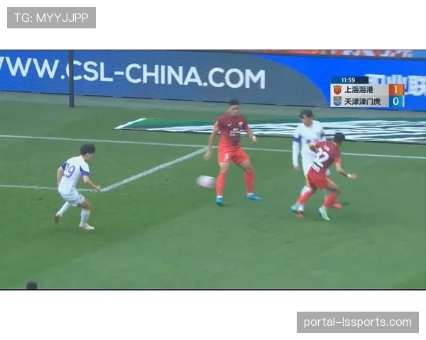 观点：VAR对点球的判罚尺度变化，是否间接导致了本月联赛禁区内的防守动作更谨慎？