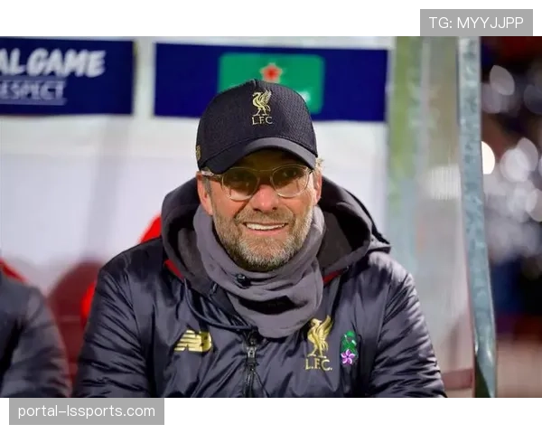 特写：朗斯俱乐部举办矿工文化遗产日活动，退役球员回归主场